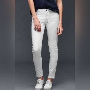 GAP Women's White true Skinny mid rise Jeans